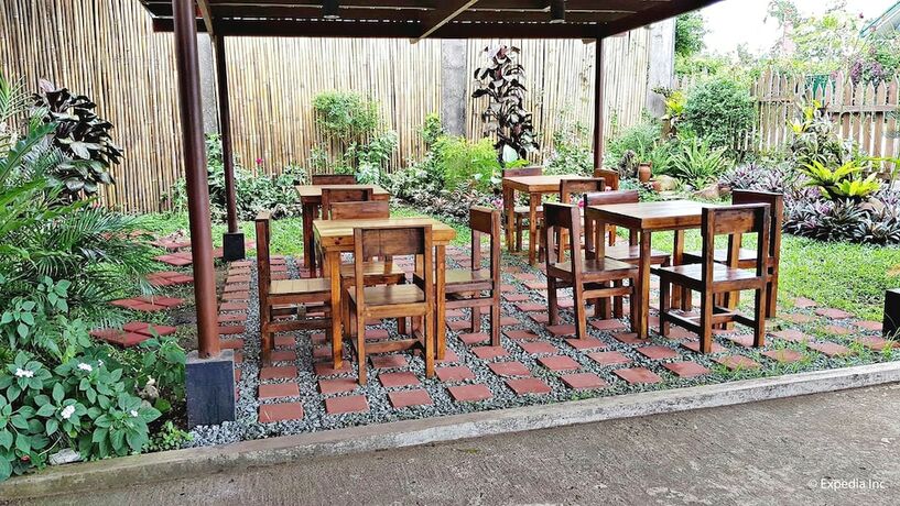 Imagen del bar/restaurante del Hotel Royal Thee Bed and Breakfast. Foto 22