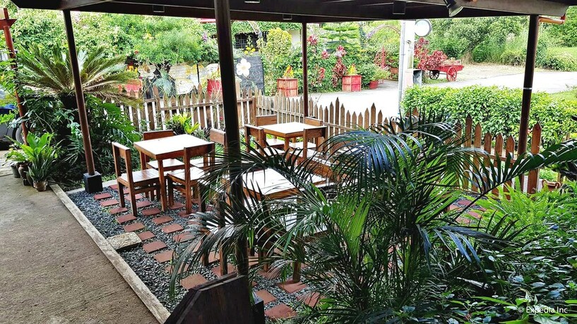 Imagen del bar/restaurante del Hotel Royal Thee Bed and Breakfast. Foto 23
