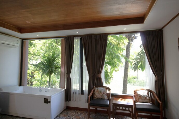 Imagen de la habitación del Hotel Royal Train Garden Resort. Foto 23