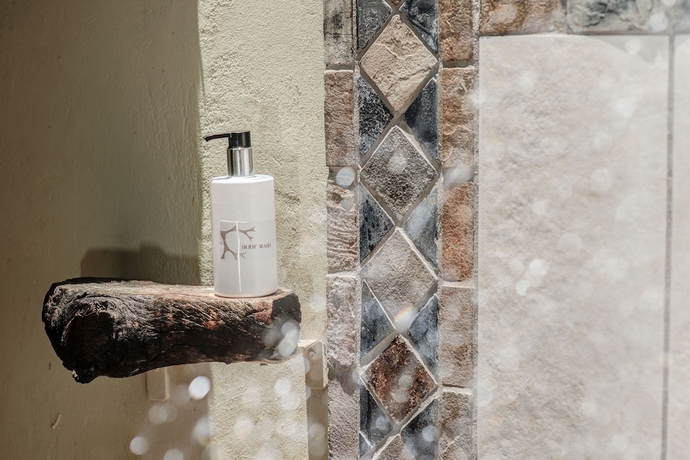 Imagen de la habitación del Hotel Royal Tree Lodge. Foto 7