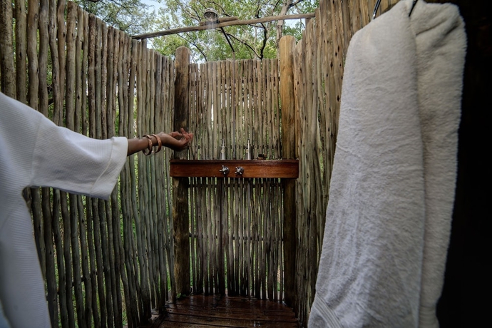 Imagen de la habitación del Hotel Royal Tree Lodge. Foto 9