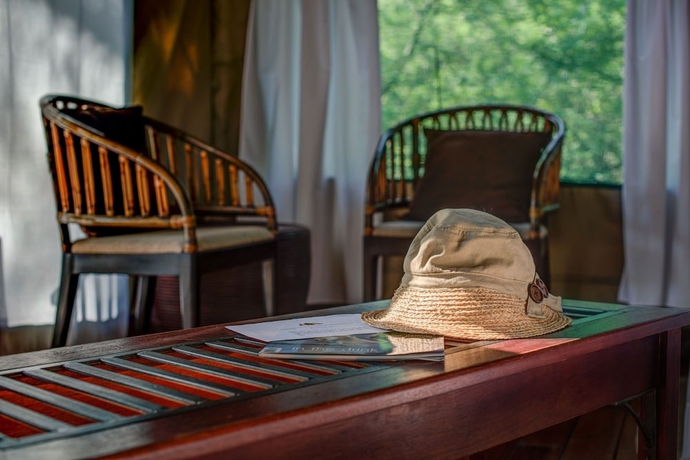 Imagen de la habitación del Hotel Royal Tree Lodge. Foto 11