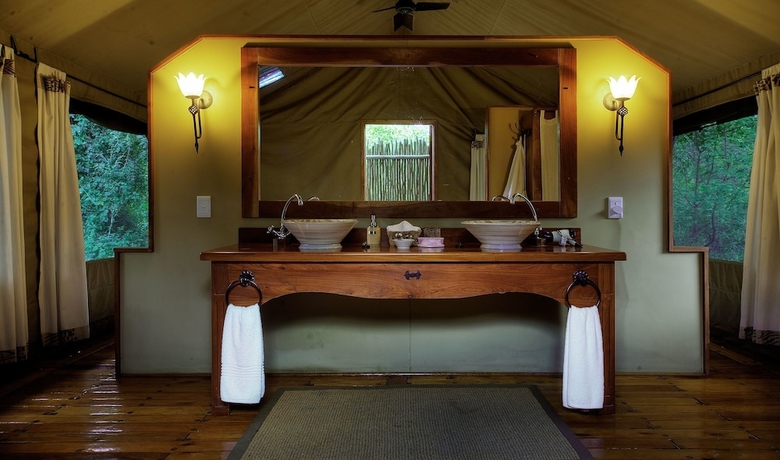 Imagen de la habitación del Hotel Royal Tree Lodge. Foto 17