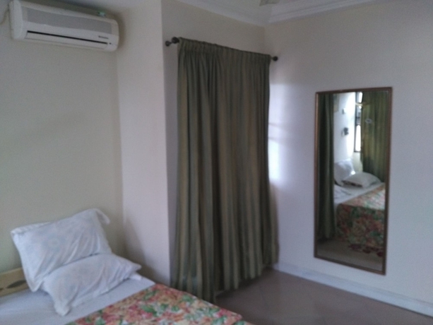 Imagen de la habitación del Hotel Royal Triangle Guest House. Foto 6