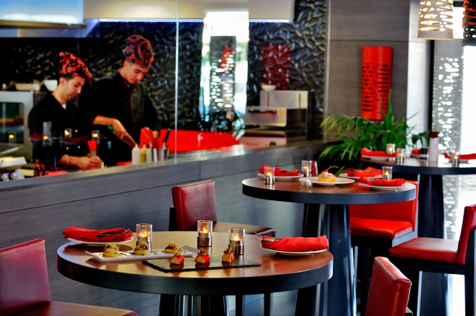 Imagen del bar/restaurante del Hotel Royal Tulip City Center Tanger. Foto 3