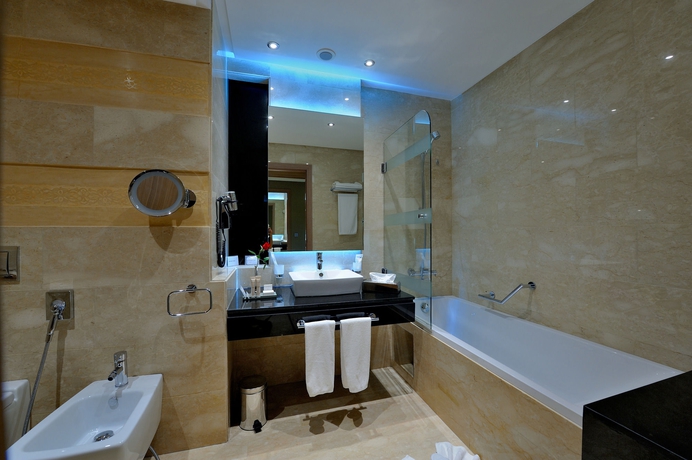 Imagen de la habitación del Hotel Royal Tulip City Center Tanger. Foto 15