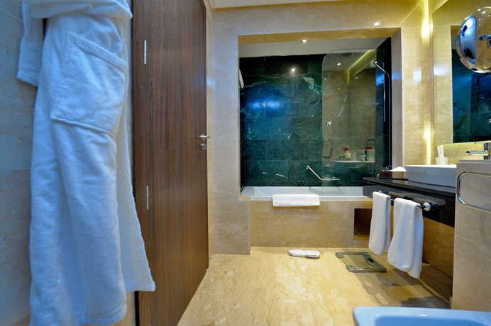 Imagen de la habitación del Hotel Royal Tulip City Center Tanger. Foto 16