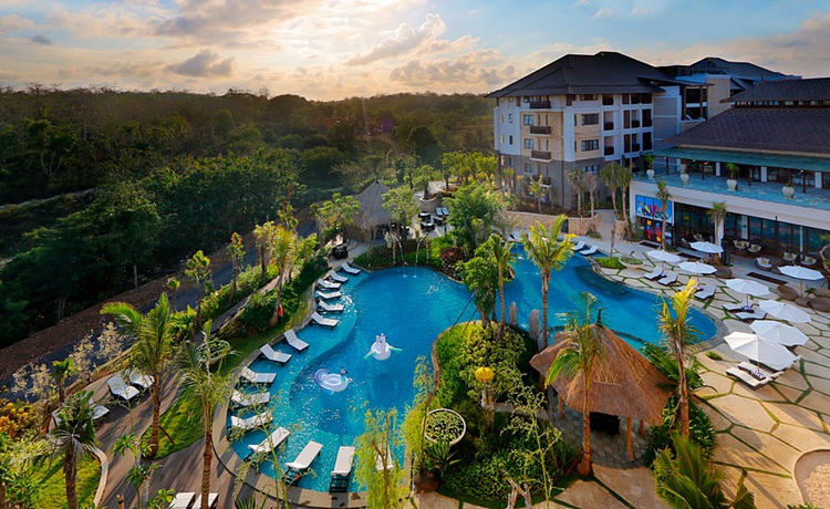 Imagen de los exteriores del Hotel Royal Tulip Springhill Resort Jimbaran - Chse Certified. Foto 15