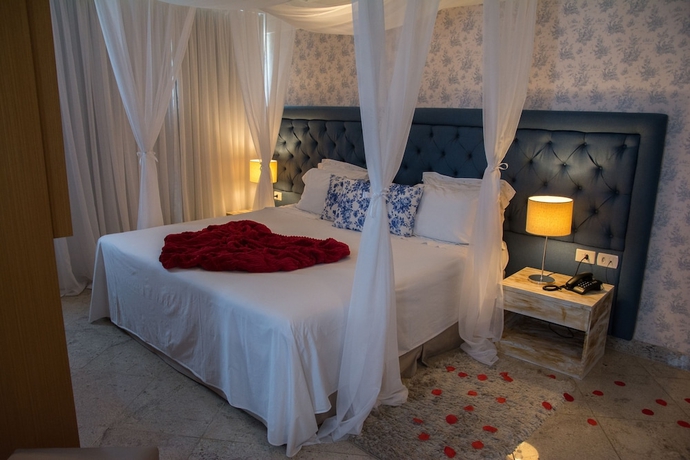 Imagen de la habitación del Hotel Royal Urban Maca&eacute;. Foto 7