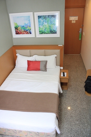 Imagen de la habitación del Hotel Royal Urban Maca&eacute;. Foto 10