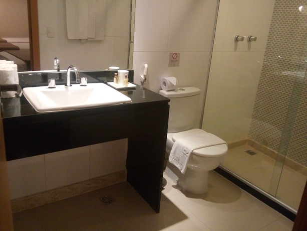 Imagen de la habitación del Hotel Royal Urban Maca&eacute;. Foto 18