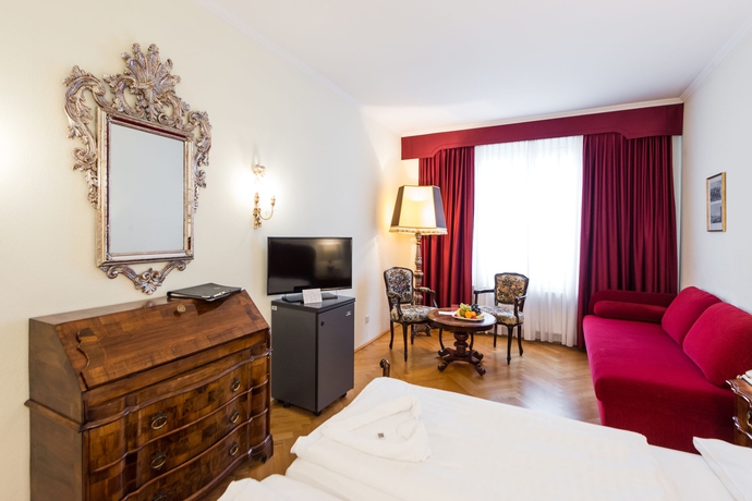 Imagen de la habitación del Hotel Royal, Viena. Foto 9