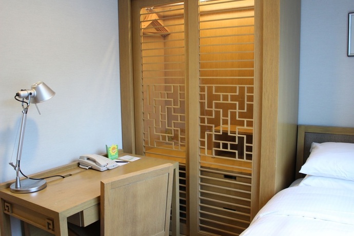 Imagen de la habitación del Hotel Royal View. Foto 10