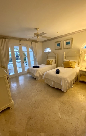 Imagen de la habitación del Hotel Royal Villa 3 By Island Villas. Foto 7