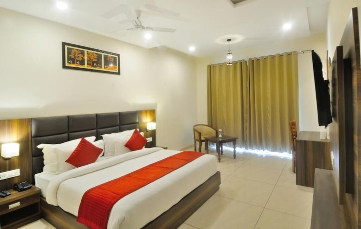Imagen de la habitación del Hotel Royal Vrindaban. Foto 4