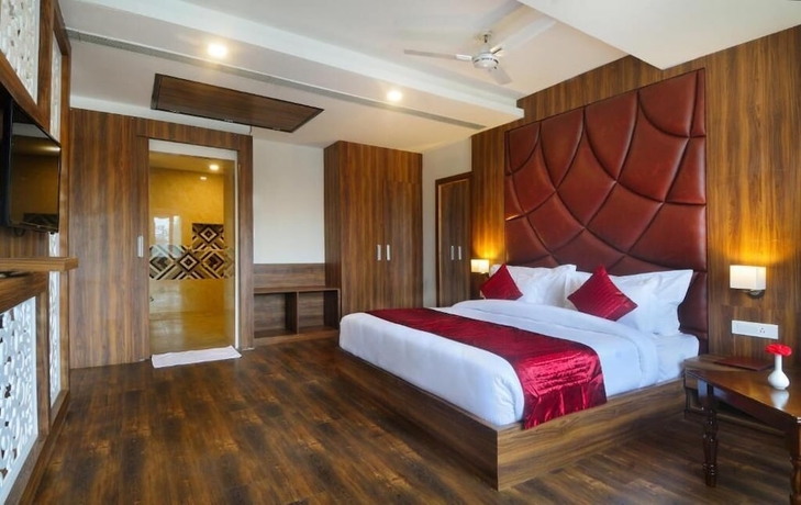 Imagen de la habitación del Hotel Royal Vrindaban. Foto 8