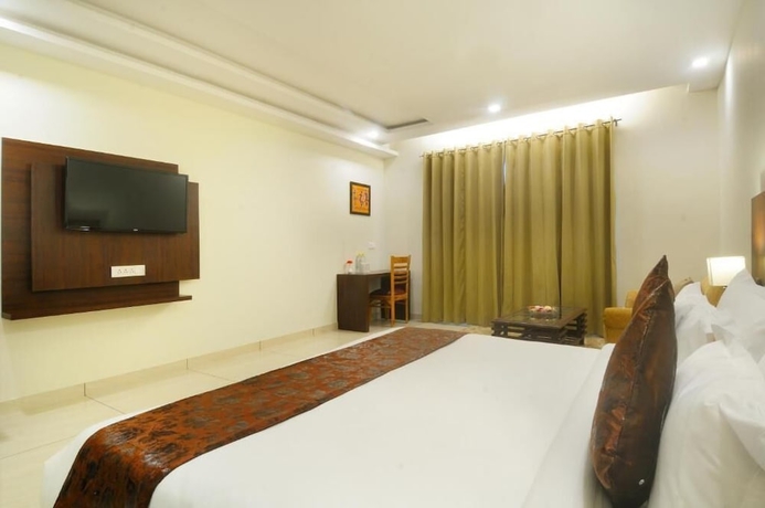 Imagen de la habitación del Hotel Royal Vrindaban. Foto 12