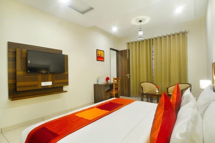 Imagen de la habitación del Hotel Royal Vrindaban. Foto 13