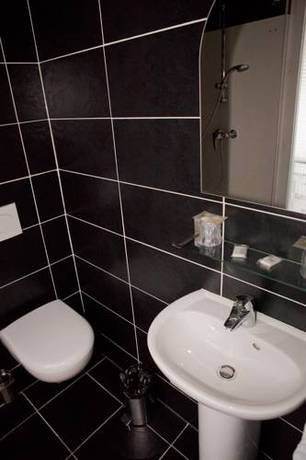 Imagen de la habitación del Hotel Royal Wagram. Foto 8