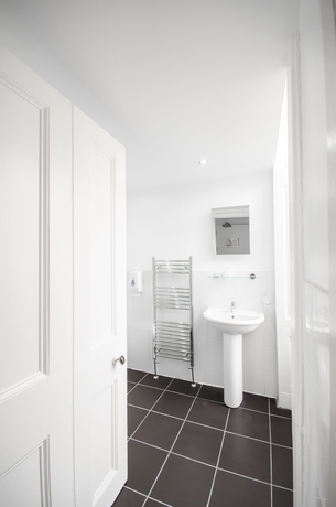 Imagen de la habitación del Hotel Royal West End. Foto 10