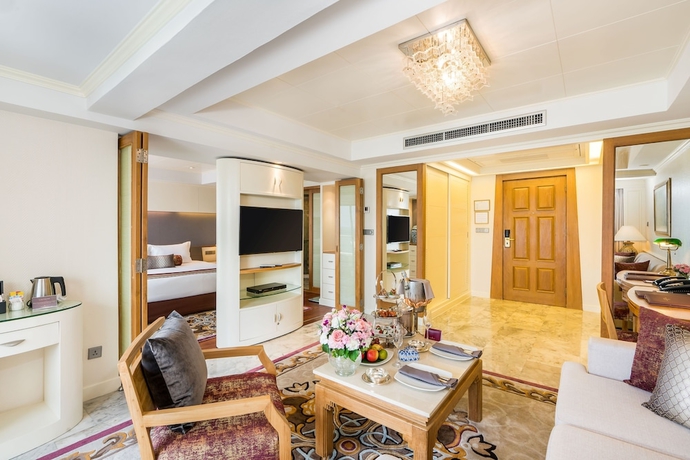 Imagen de la habitación del Hotel Royal Wing Suites and Spa Pattaya. Foto 5