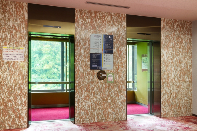 Imagen de los interiores del Hotel Royal Yamanaka Onsen Kajikaso. Foto 11