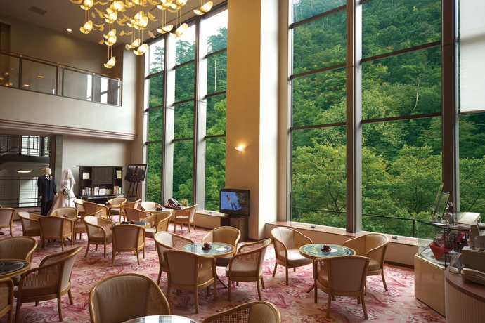 Imagen de los interiores del Hotel Royal Yamanaka Onsen Kajikaso. Foto 15