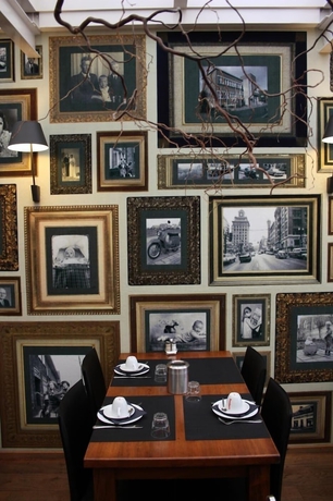 Imagen del bar/restaurante del Hotel Royal Zelzate. Foto 3