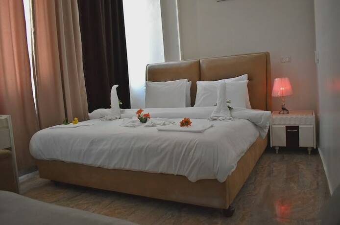 Imagen de la habitación del Hotel Royal city hotel. Foto 19