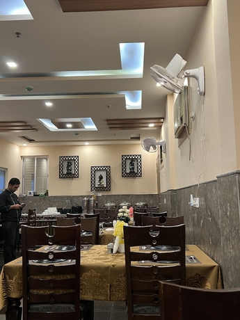 Imagen de los interiores del Hotel Royal inn igi. Foto 15