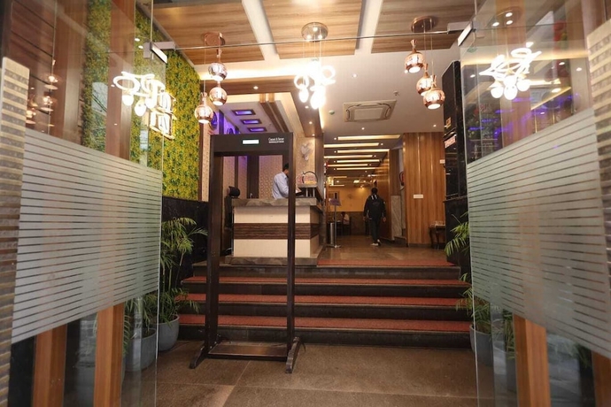 Imagen de los interiores del Hotel Royal inn igi. Foto 19