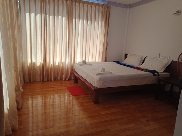 Imagen de la habitación del Hotel RoyalLinThar. Foto 9