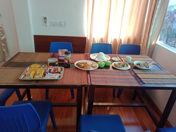 Imagen del bar/restaurante del Hotel RoyalLinThar. Foto 6