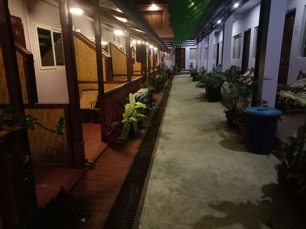 Imagen de los exteriores del Hotel RoyalLinThar. Foto 16