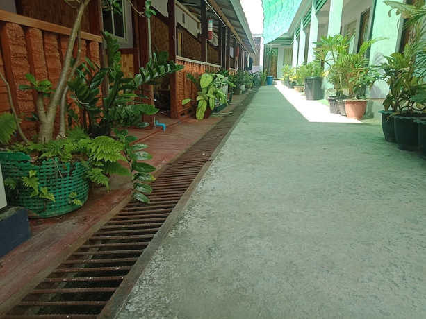 Imagen de los exteriores del Hotel RoyalLinThar. Foto 17