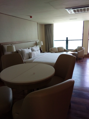 Imagen de la habitación del Hotel Royale Chulan Cherating Villas. Foto 5