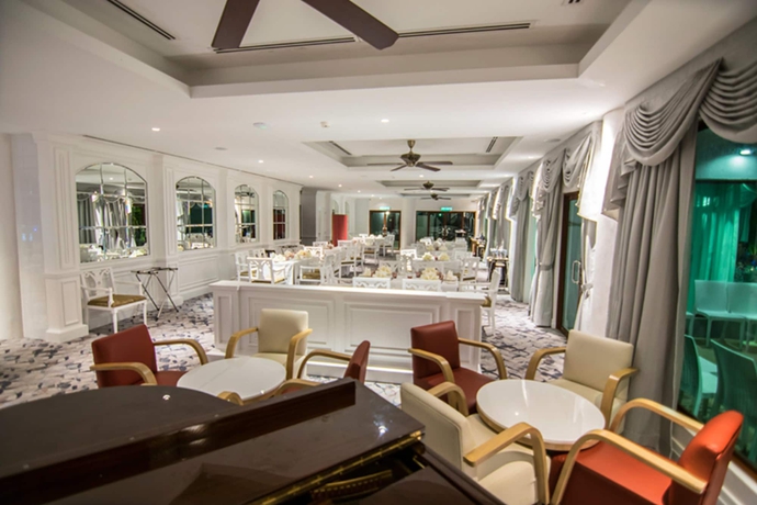Imagen del bar/restaurante del Hotel Royale Chulan Cherating Villas. Foto 4