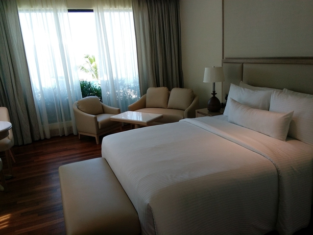Imagen de la habitación del Hotel Royale Chulan Cherating Villas. Foto 7