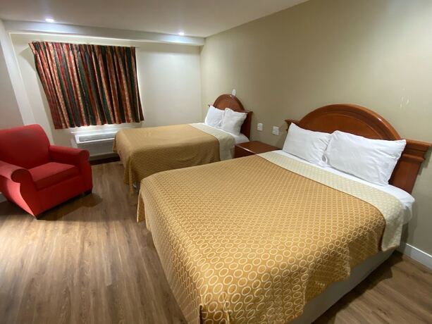 Imagen de la habitación del Hotel Royale Inn Motel. Foto 11