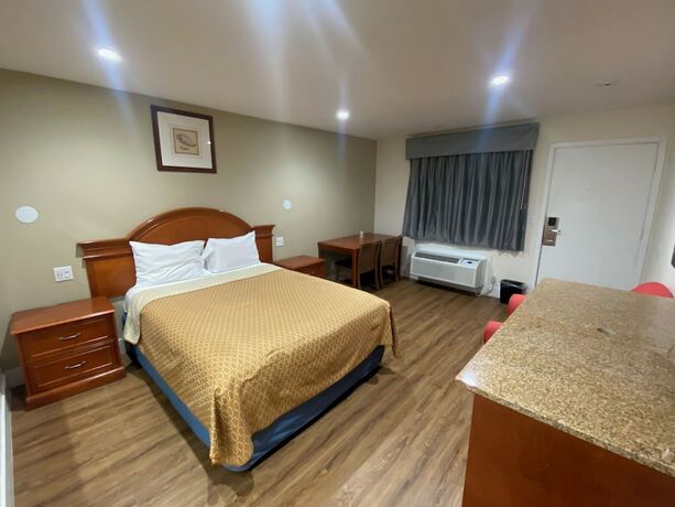 Imagen de la habitación del Hotel Royale Inn Motel. Foto 12