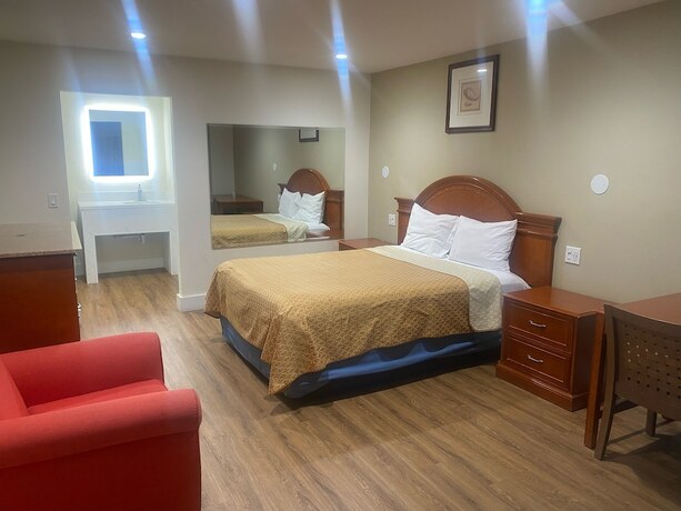 Imagen de la habitación del Hotel Royale Inn Motel. Foto 14