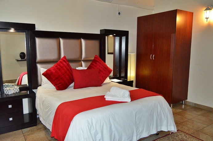 Imagen de la habitación del Hotel Royale Marlothi Safari Lodge. Foto 10