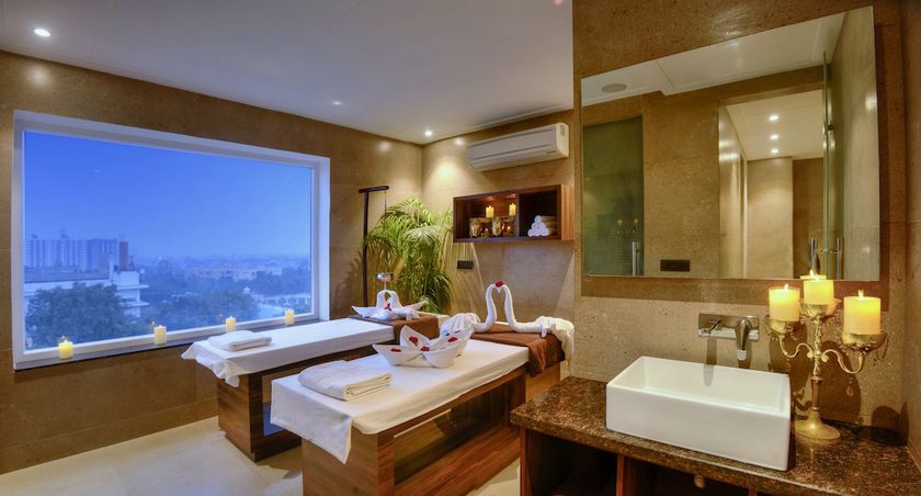 Imagen de la piscina del Hotel Royale Regent. Foto 14