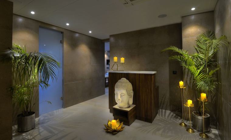 Imagen de la piscina del Hotel Royale Regent. Foto 15