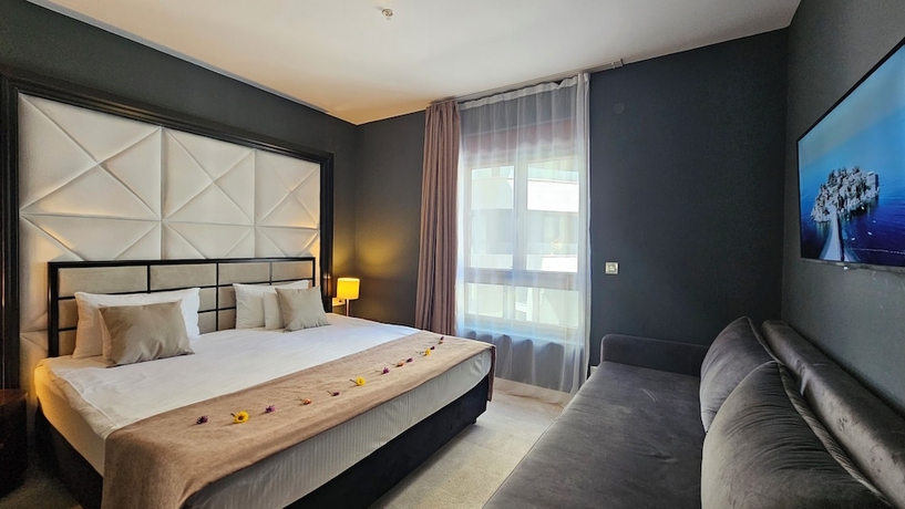 Imagen de la habitación del Hotel Royalis Suites Rafailovici - Beachfront Sea View Apartments. Foto 3