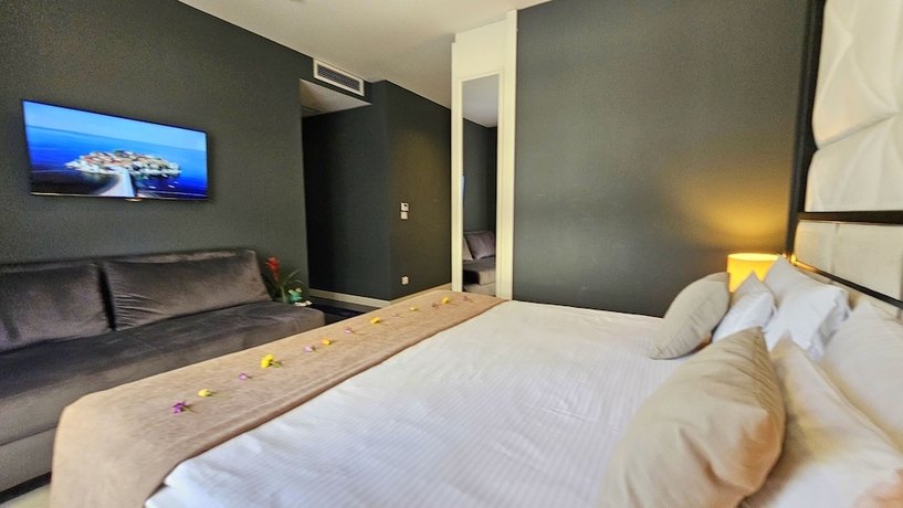 Imagen de la habitación del Hotel Royalis Suites Rafailovici - Beachfront Sea View Apartments. Foto 11