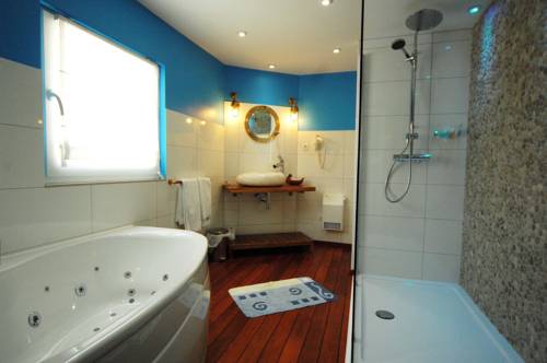 Imagen de la habitación del Hotel Royal-restaurant Bonhomme. Foto 12