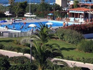 Imagen de la piscina del Hotel Royals Gate. Foto 8