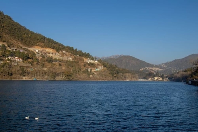 Imagen de los exteriores del Hotel Royals Moonlight Resort Bhimtal. Foto 10