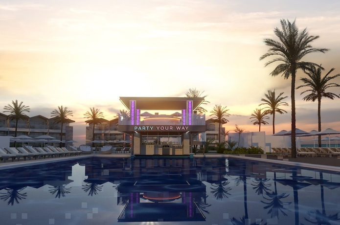 Imagen de la piscina del Hotel Royalton Chic Antigua All-inclusive Resort - Adults Only. Foto 18